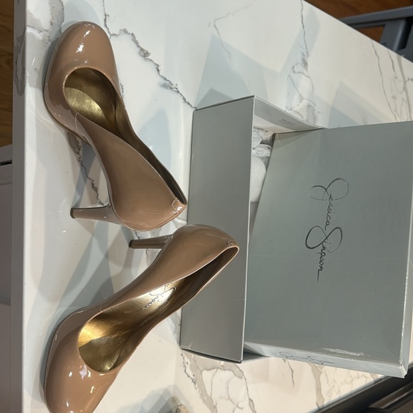 Nude heels worn once- great condition - Picture 2 of 2